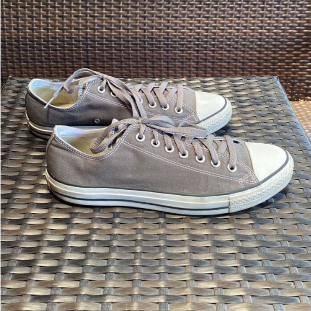 Converse Unisex men’s size 11